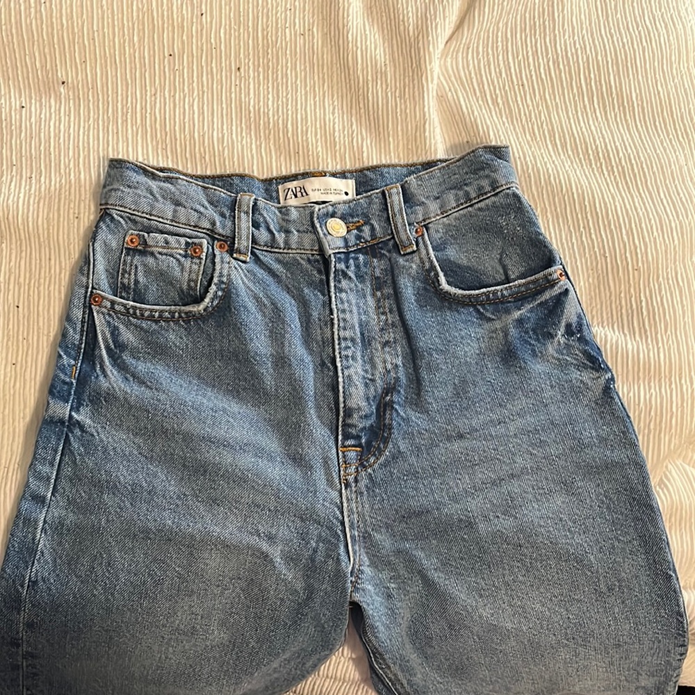 NEW Zara Medium Wash Wide straight Leg jeans